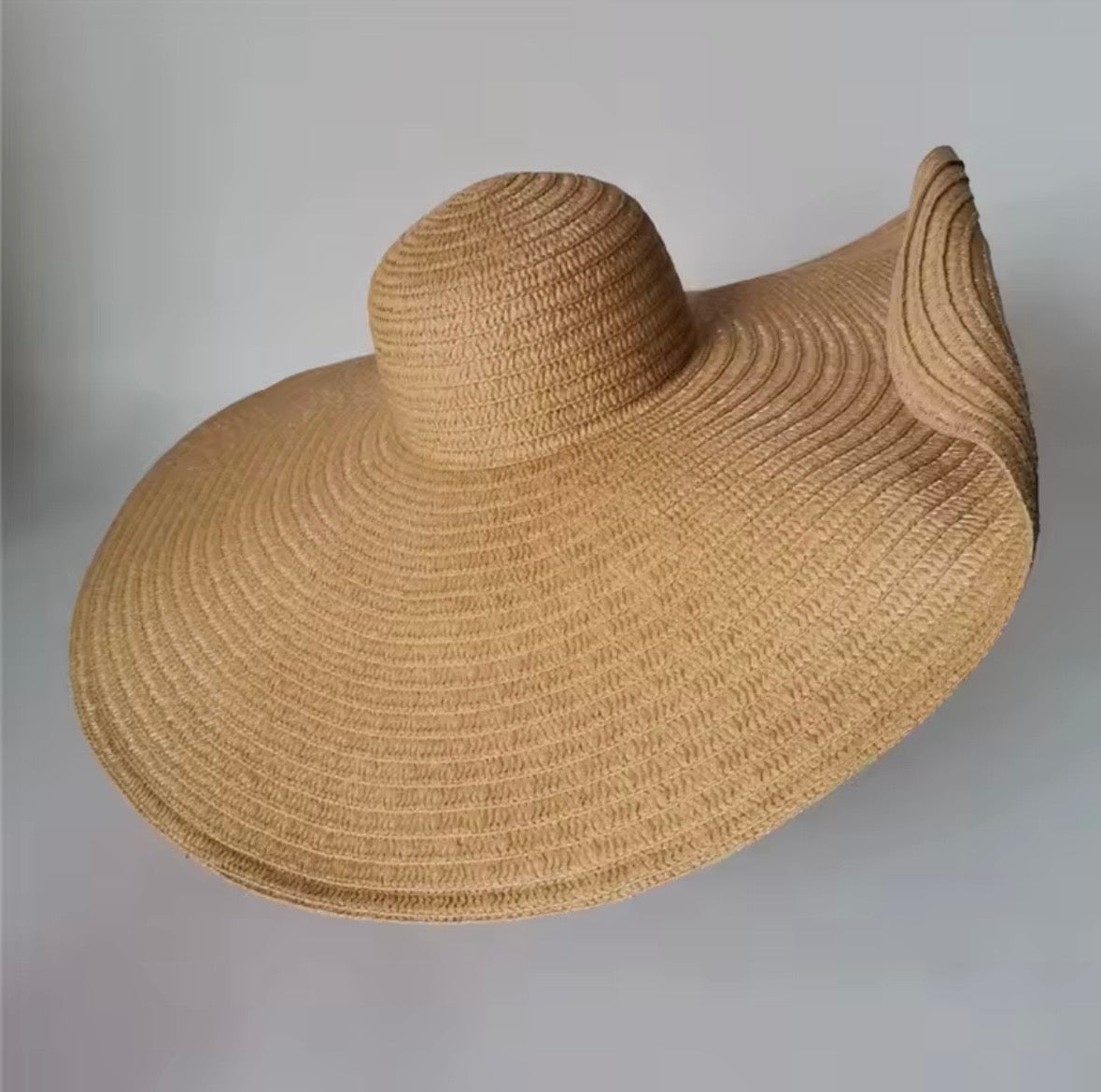 Wide brim hat