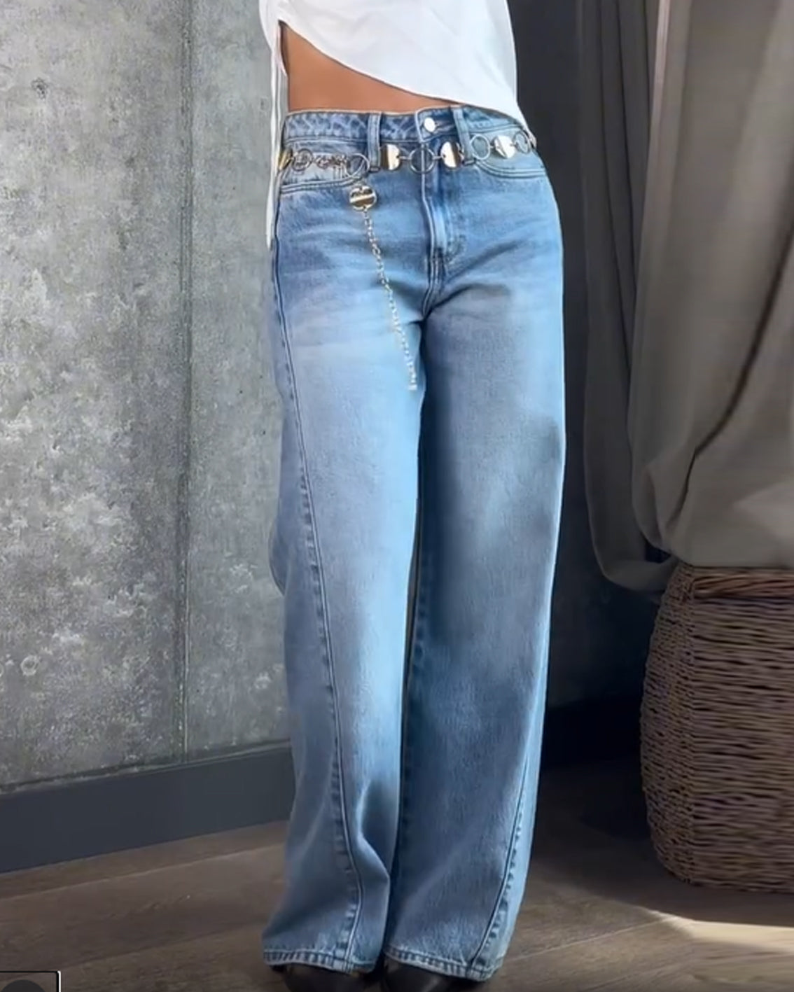 Three-Dimensional Tailoring Washed Jeans Lightblue
