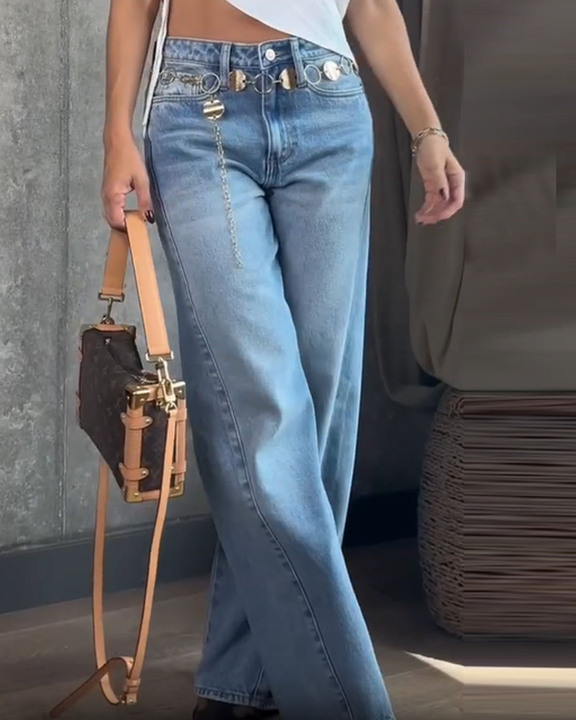 Three-Dimensional Tailoring Washed Jeans