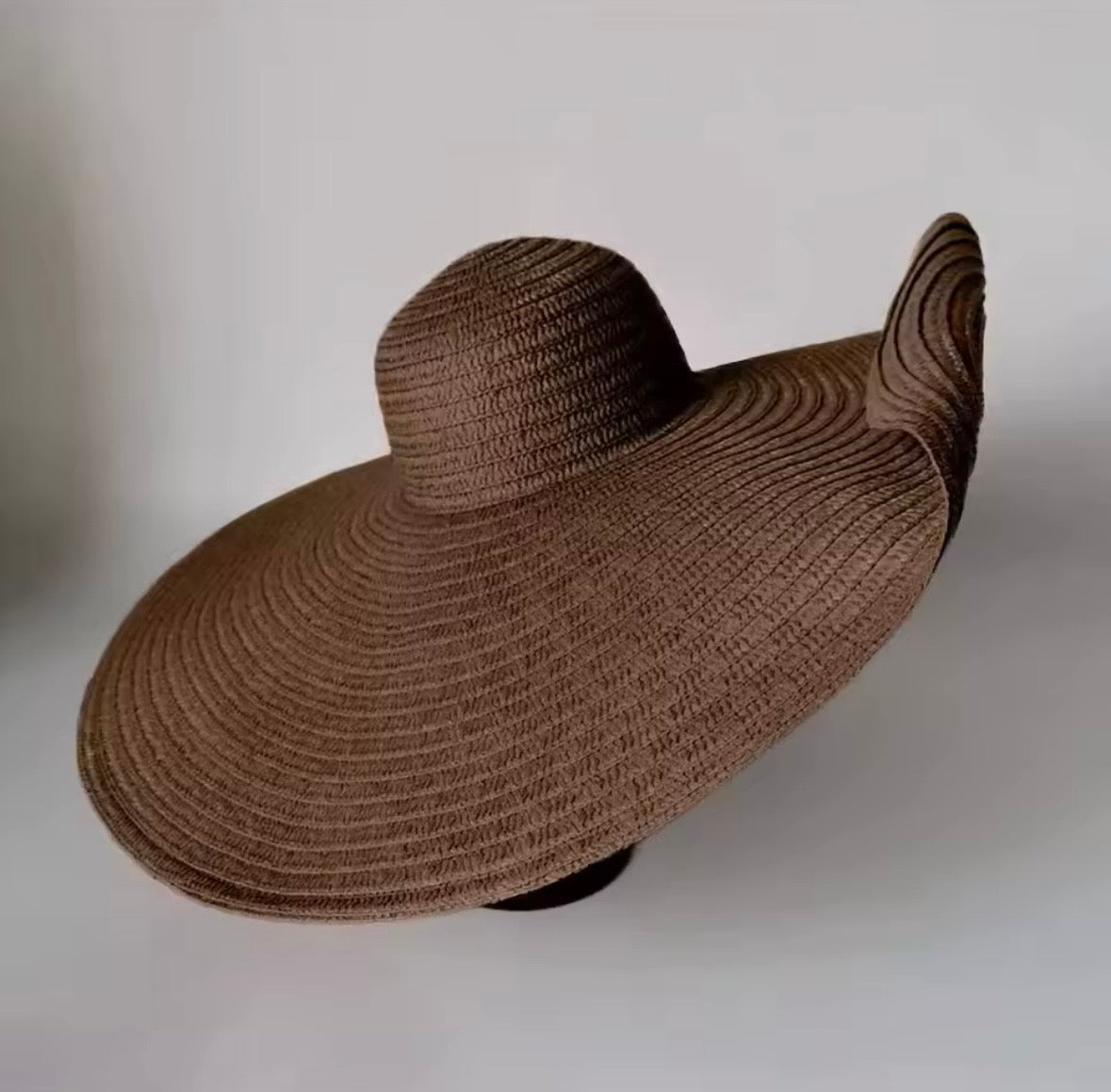 Wide brim hat