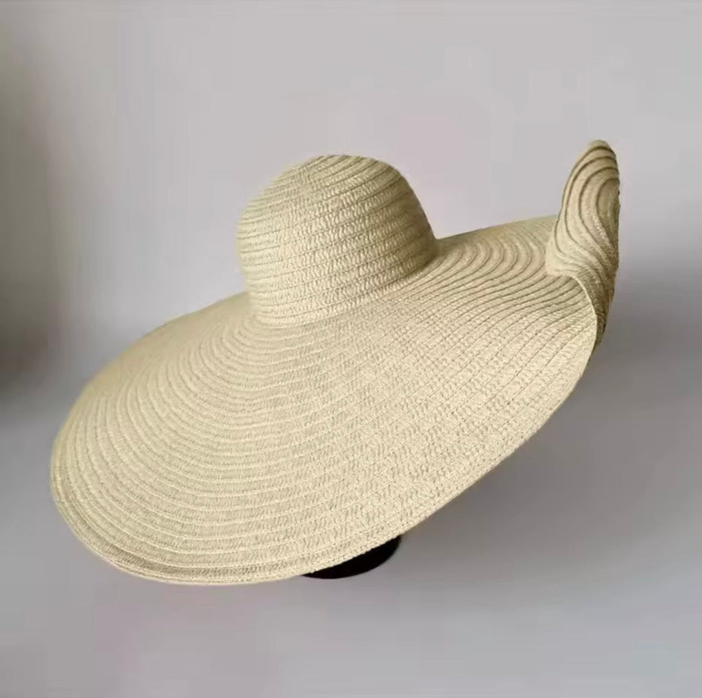 Wide brim hat