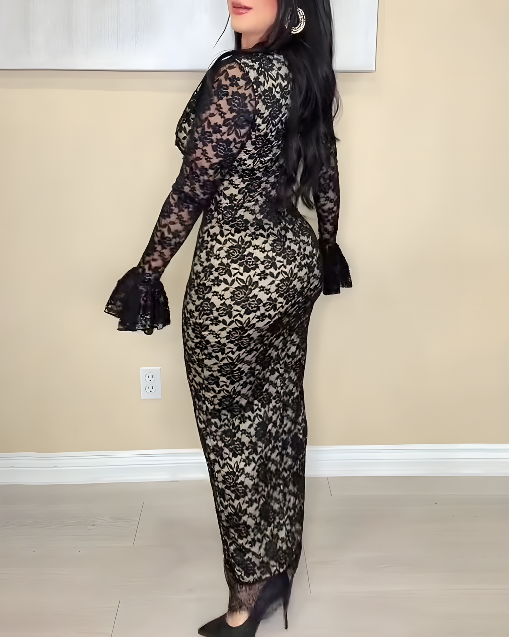 Sexy Long-Sleeved Lace V-Neck Bodycon Dress