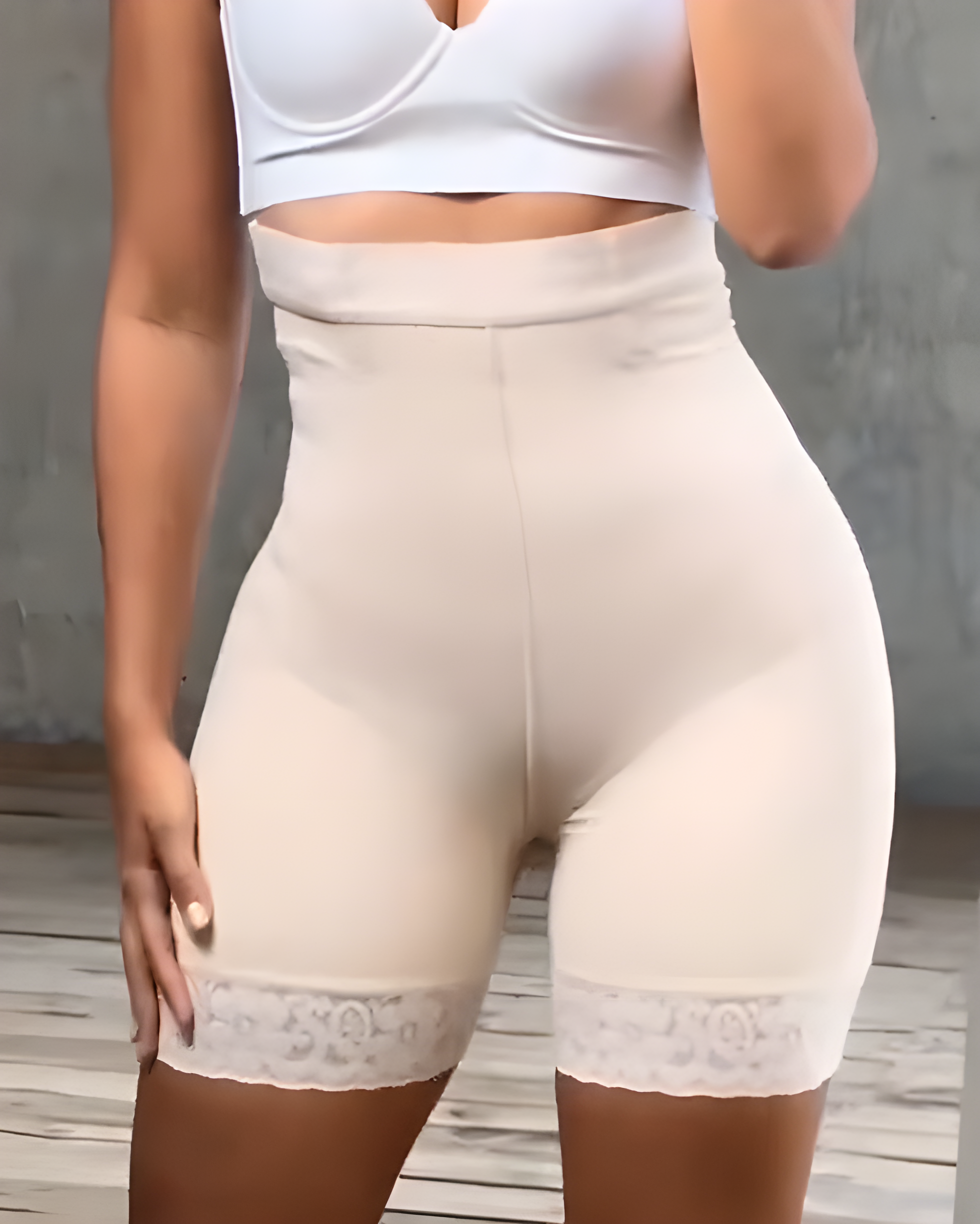 Women's High-Waisted Hip-Enhancing Shorts Beige