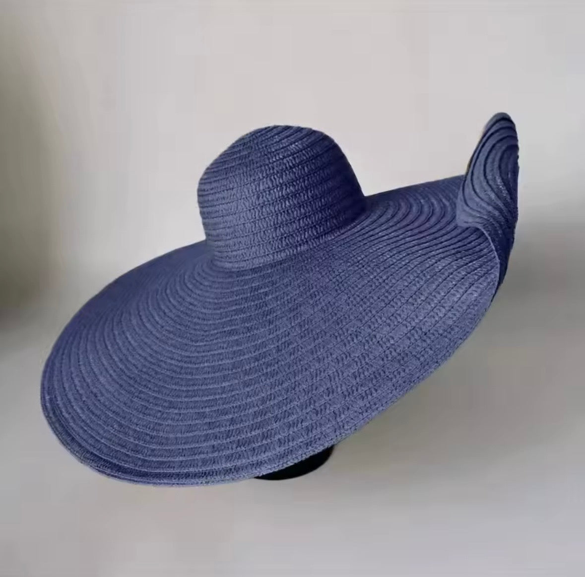Wide brim hat