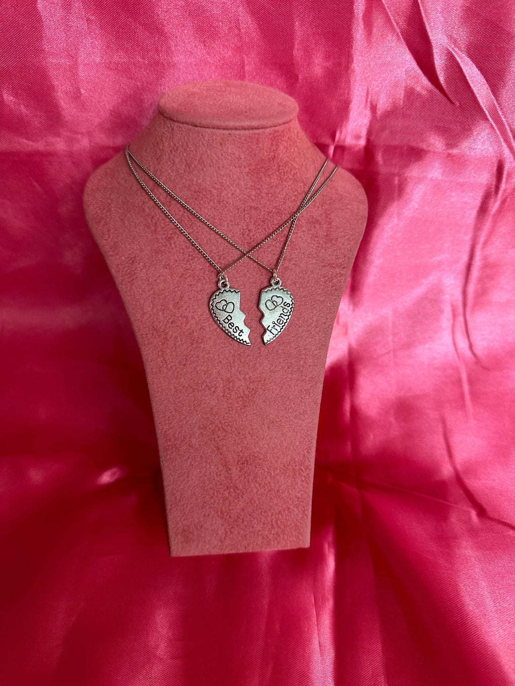 Best friend necklaces