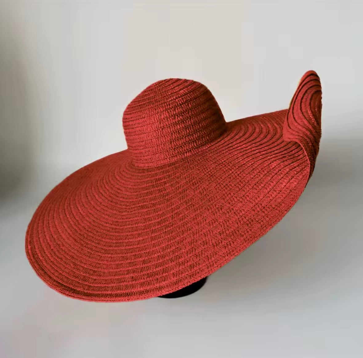 Wide brim hat
