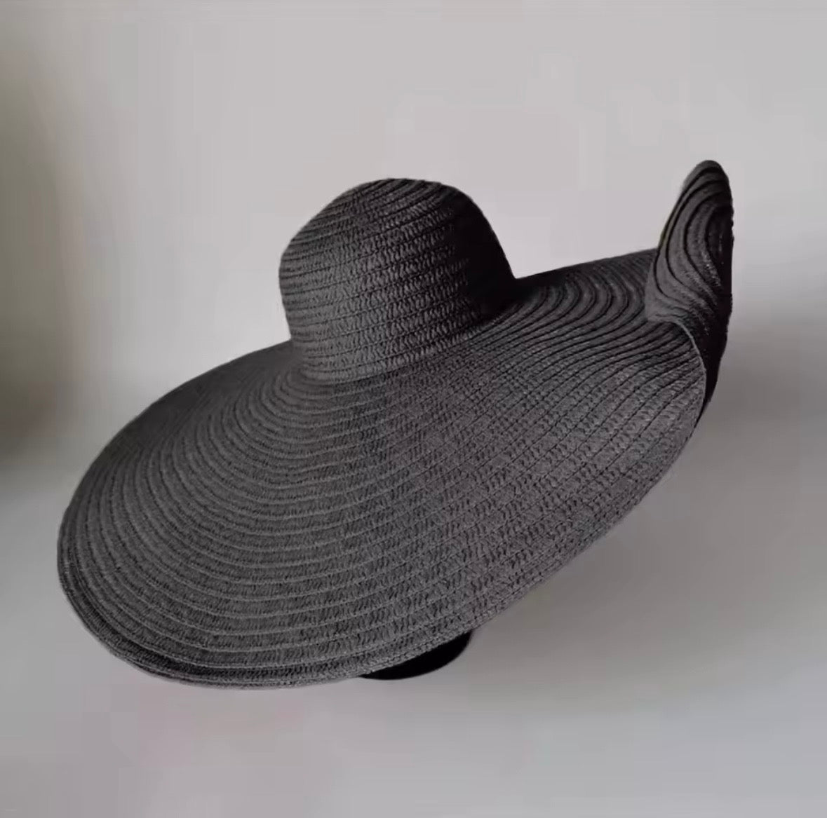 Wide brim hat