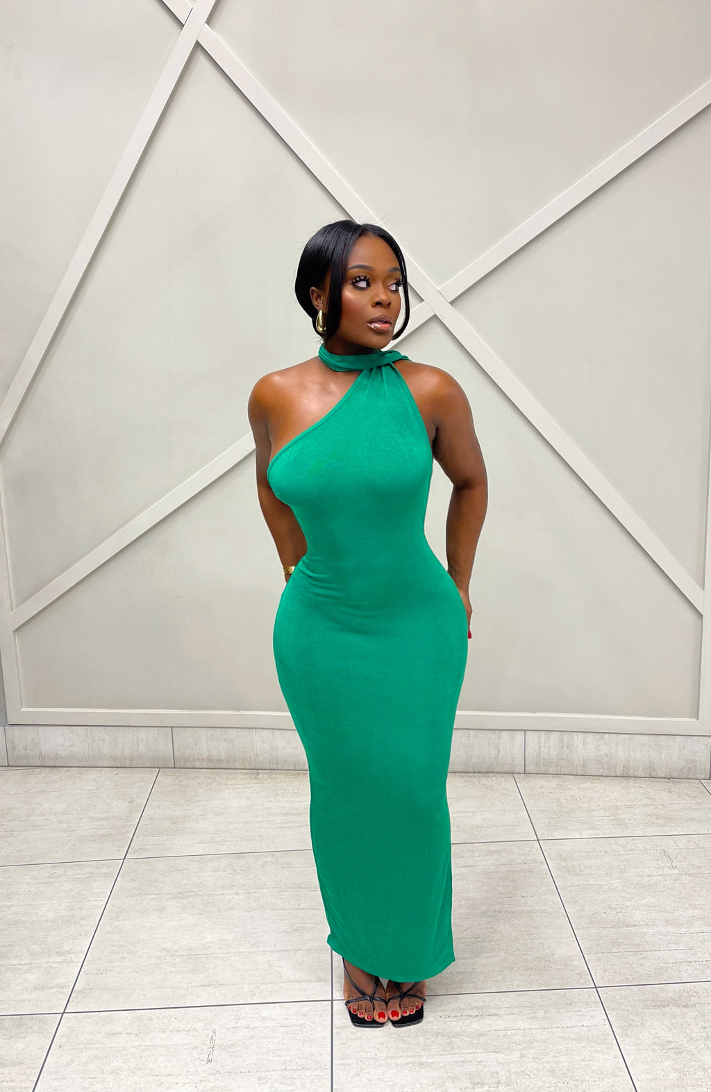“SOLEA” SCULP HALTER DRESS