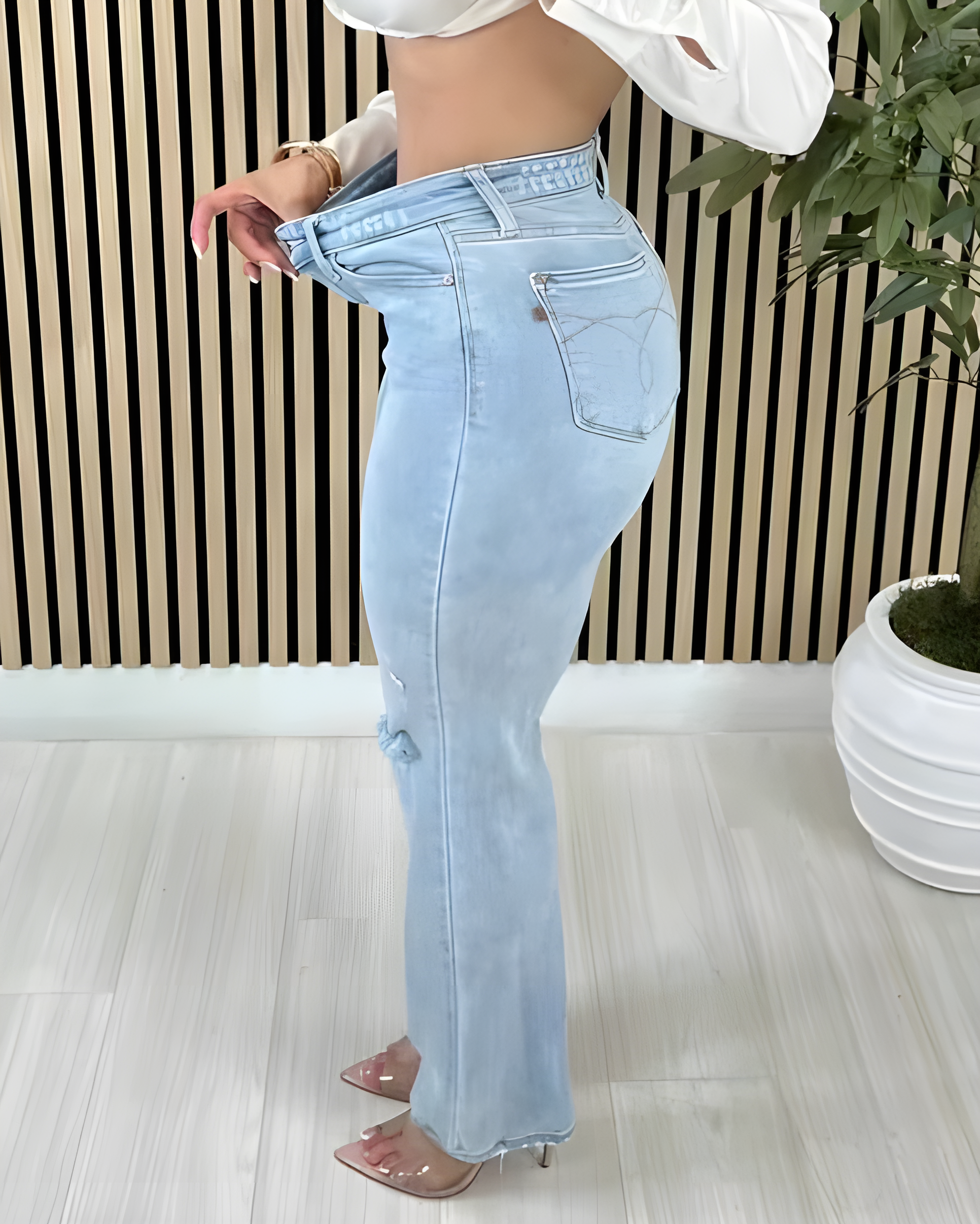 Women's Slim-Fit Ripped Wide-Leg Jeans
