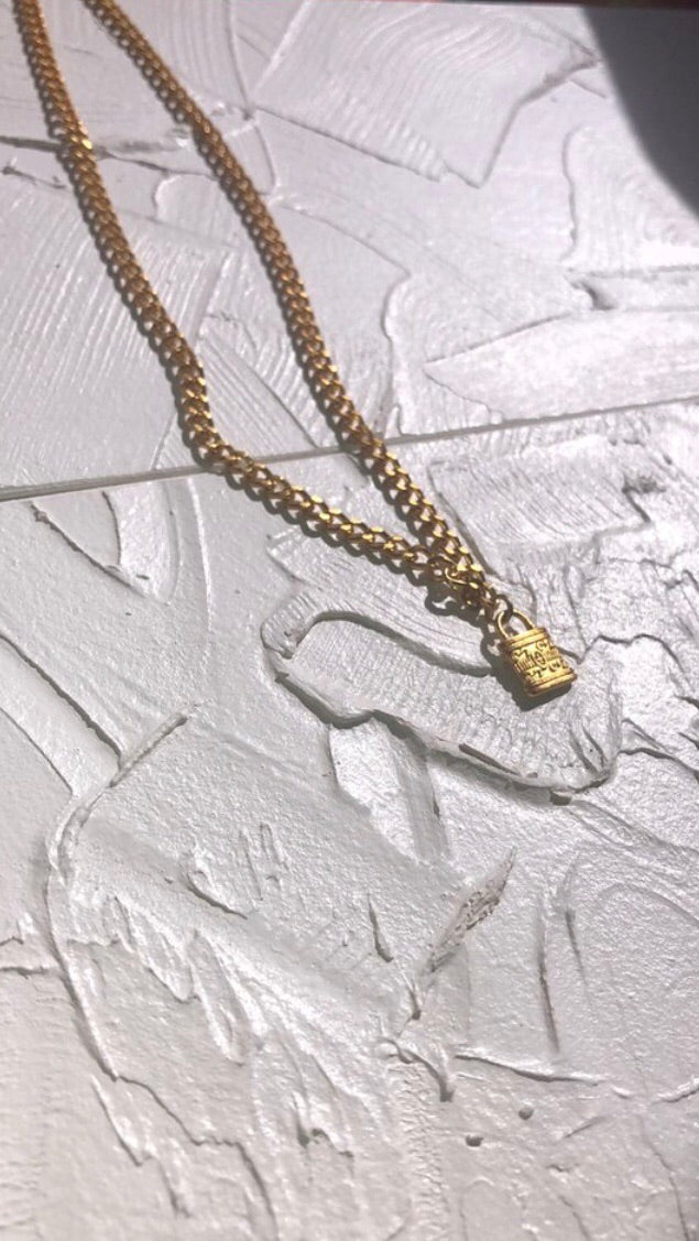 Lock pendant necklace