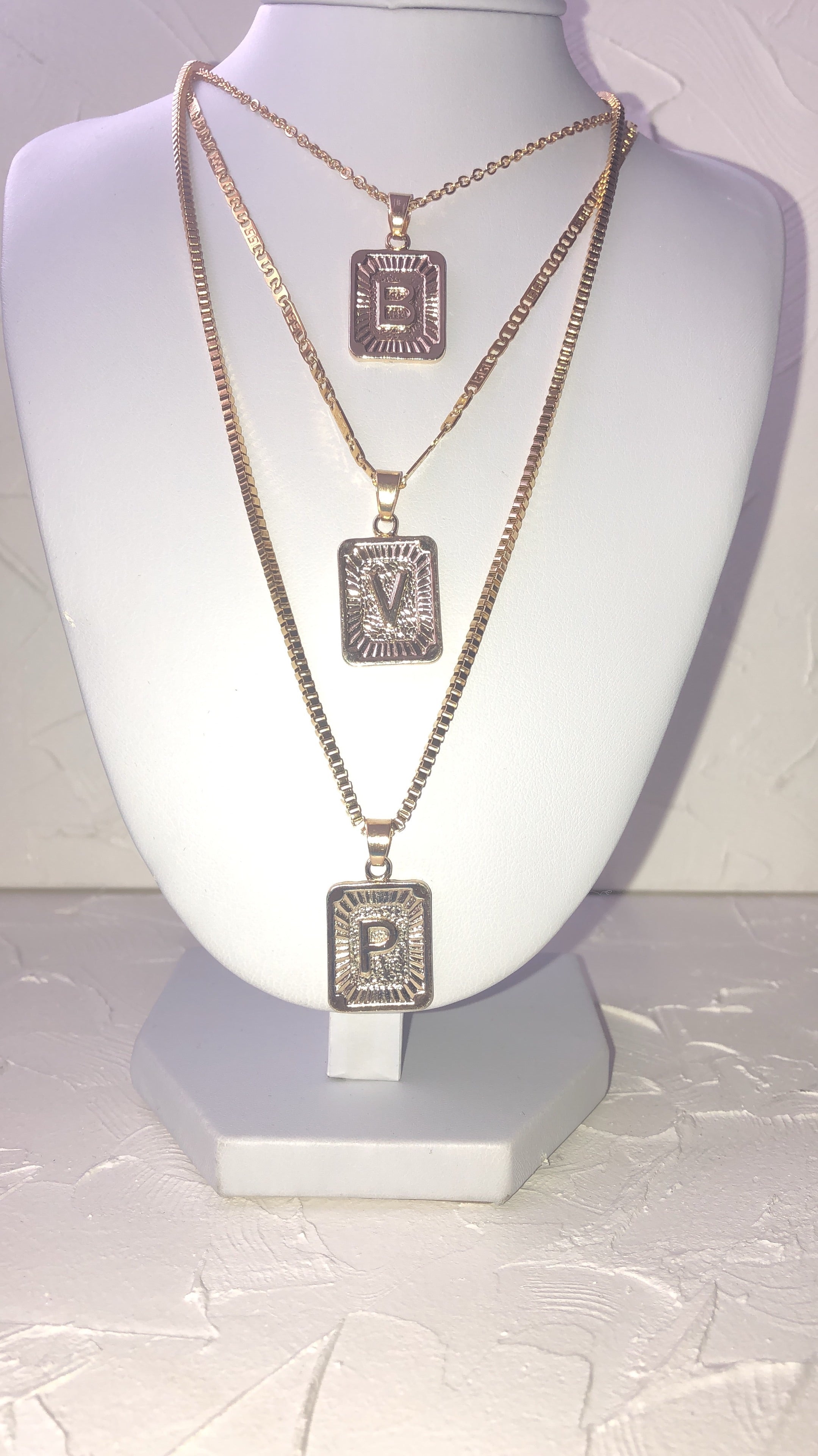 Letter pendant necklace