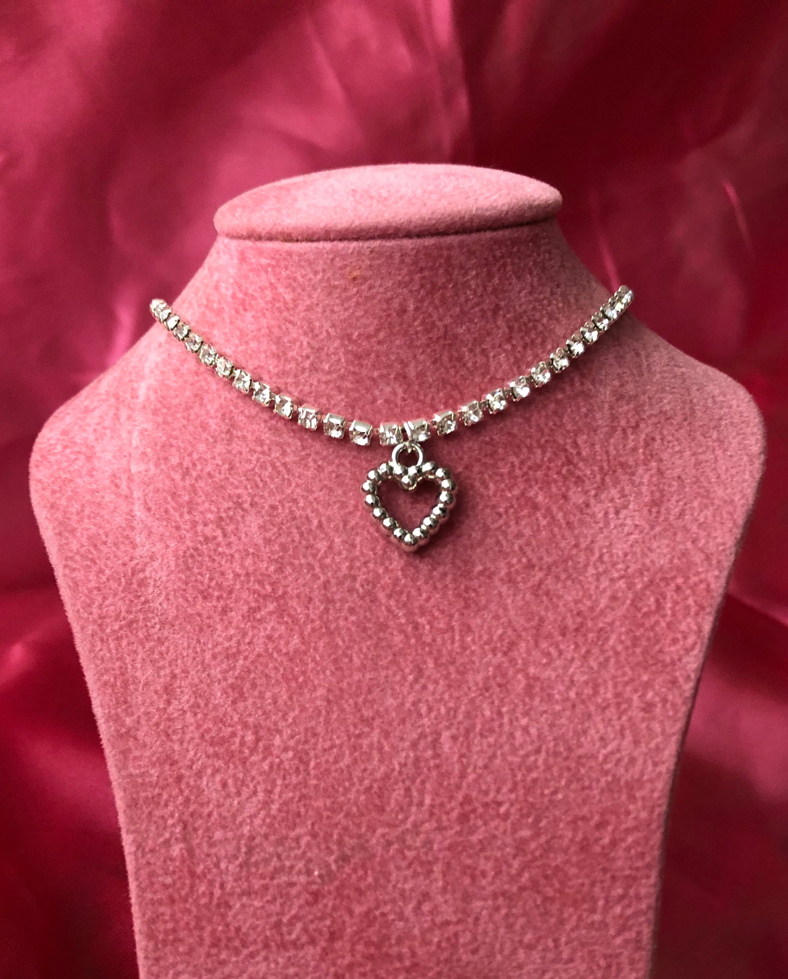 Silver heart pendant necklace