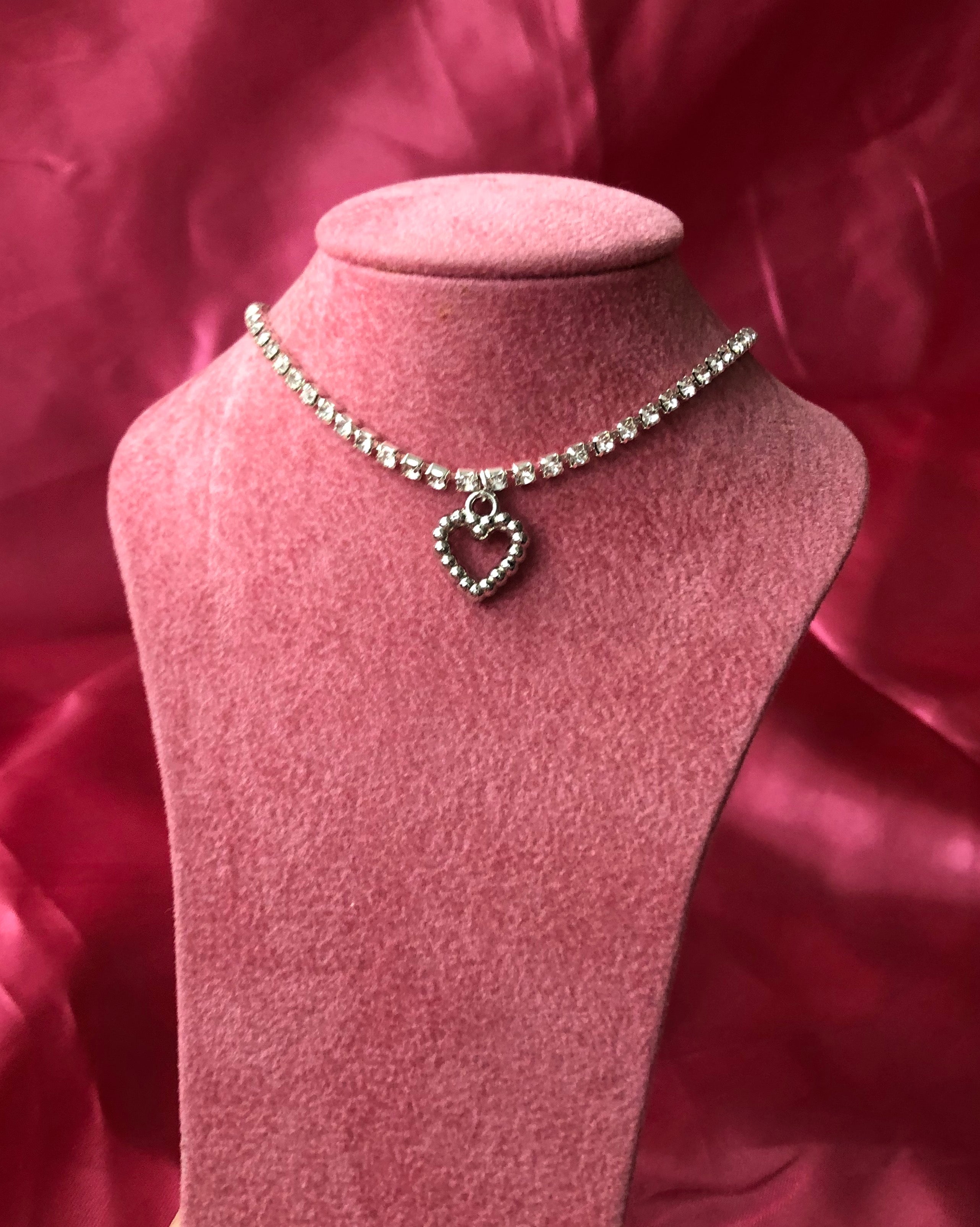 Silver heart pendant necklace
