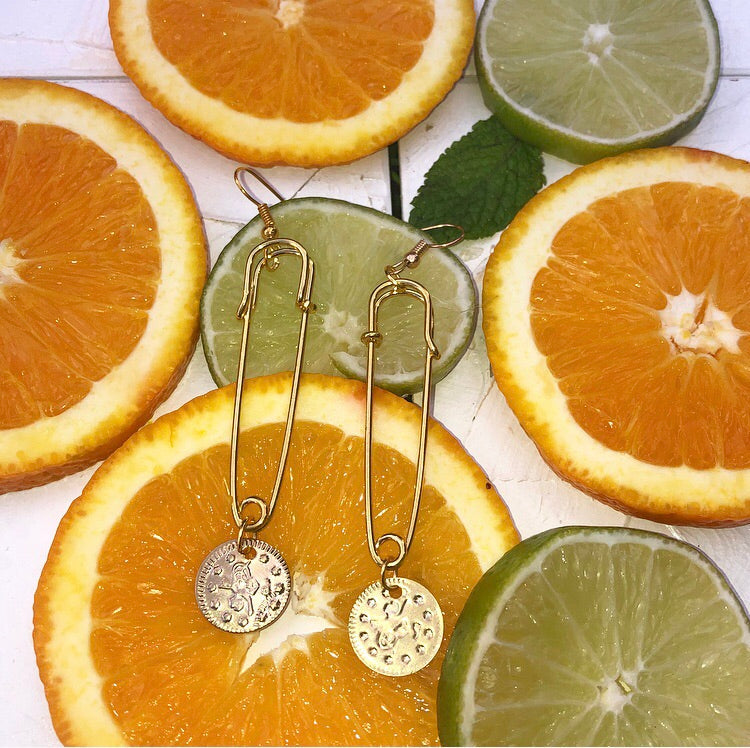 Pin coin earrings