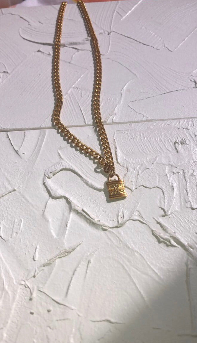 Lock pendant necklace