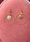 Coin middle hoop earrings Gold