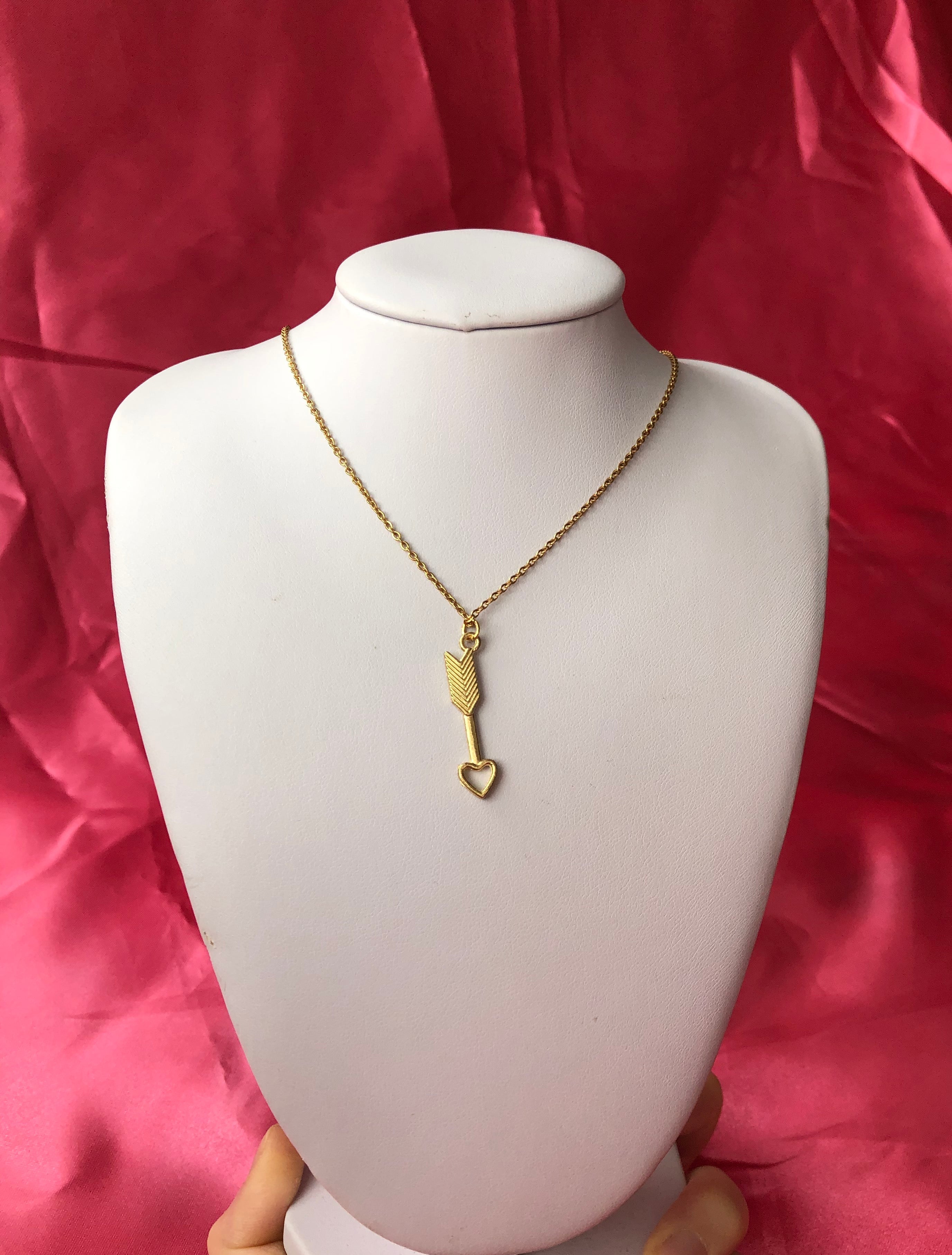 Love arrow necklace