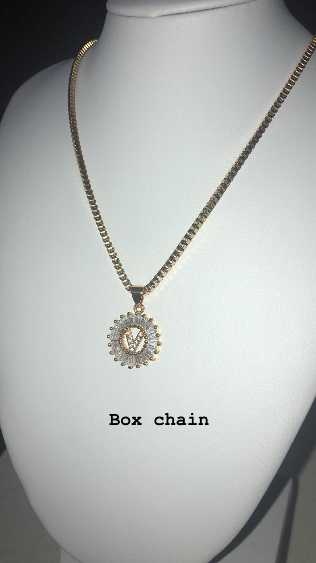 Round initial necklace