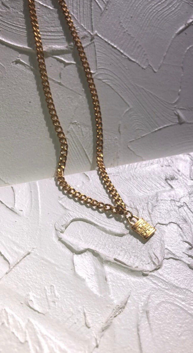 Lock pendant necklace