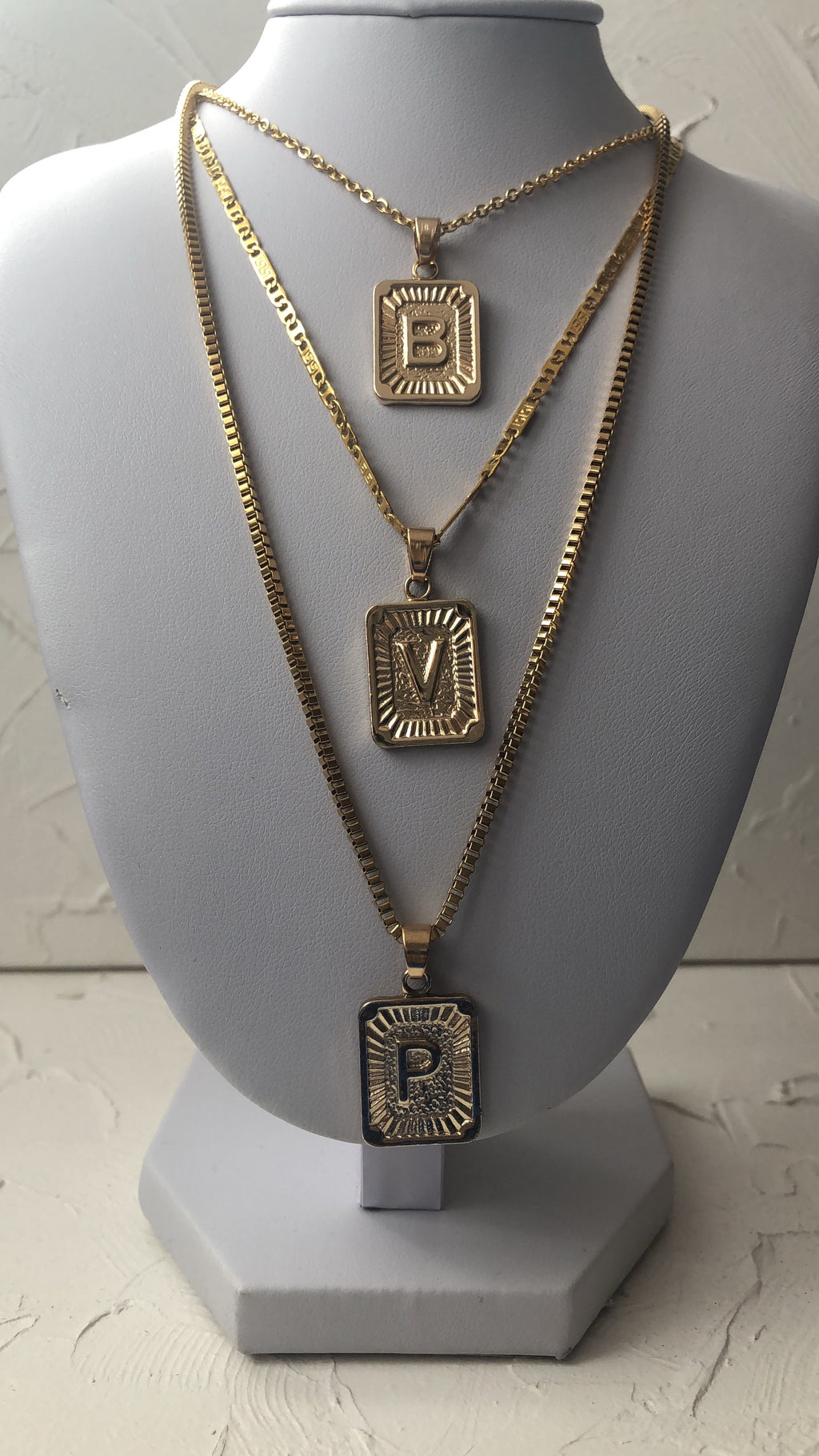 Letter pendant necklace