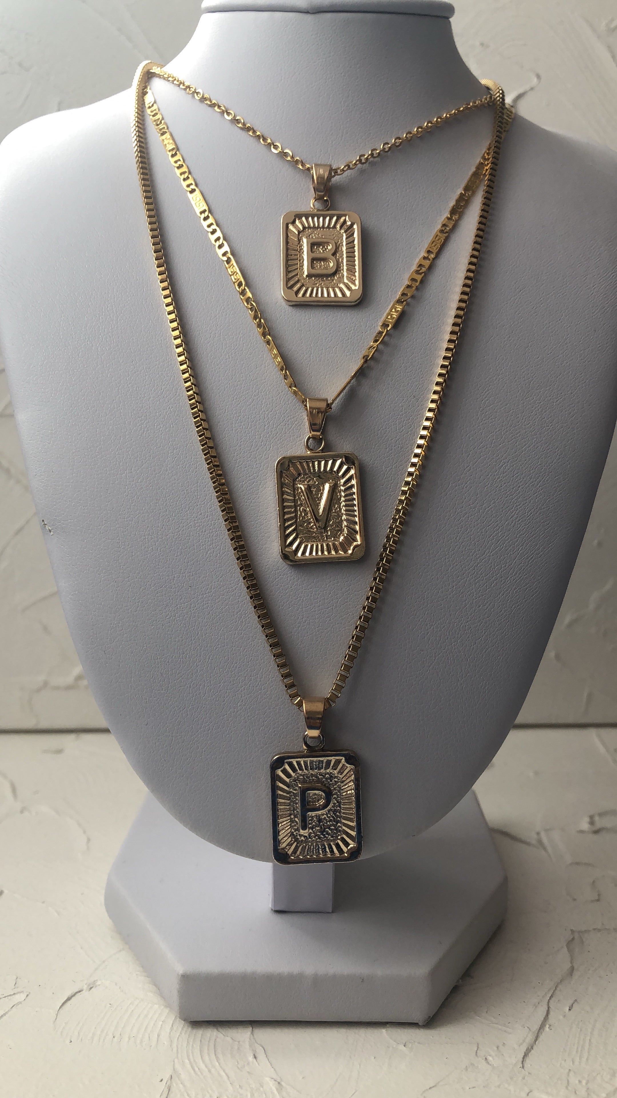 Letter pendant necklace