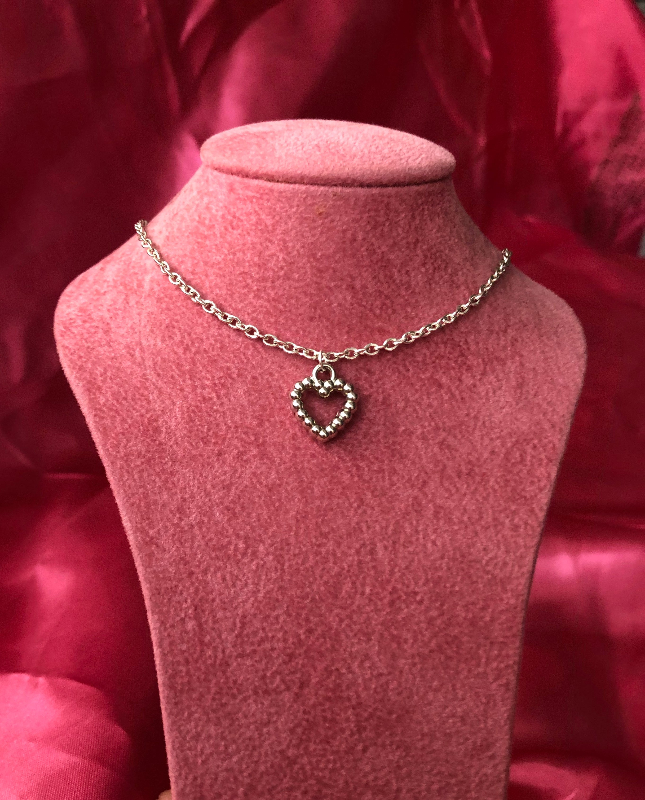 Silver heart pendant necklace Trace
