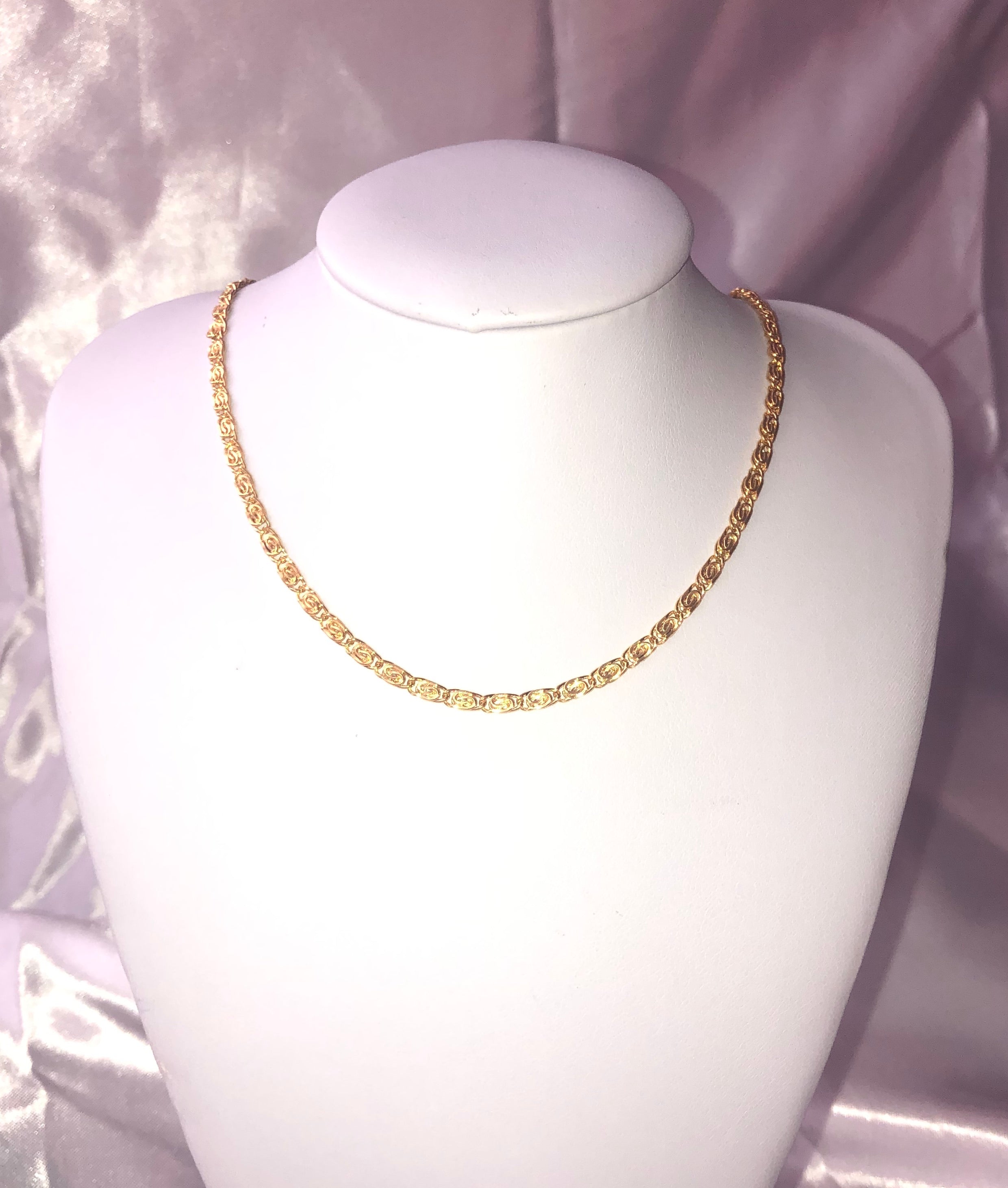 Link chain necklace
