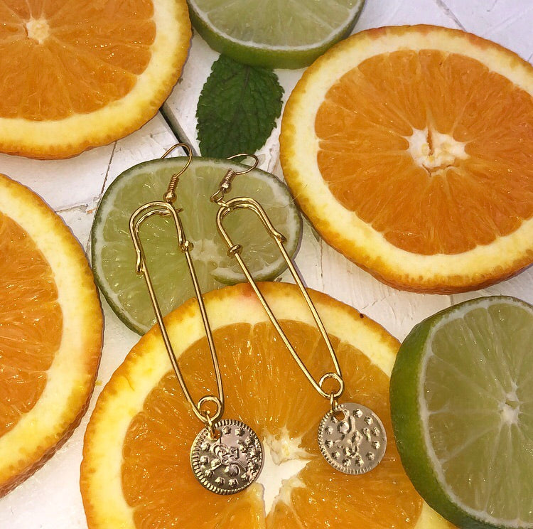 Pin coin earrings